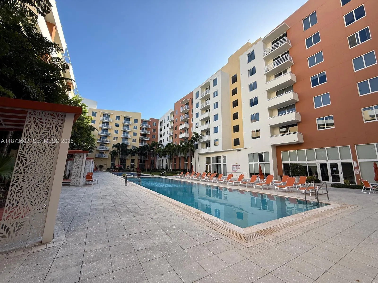 Foto de propiedad en 18800 NE 29th Avenue 804, Aventura, FL 33180 Aventura con MLS# 
