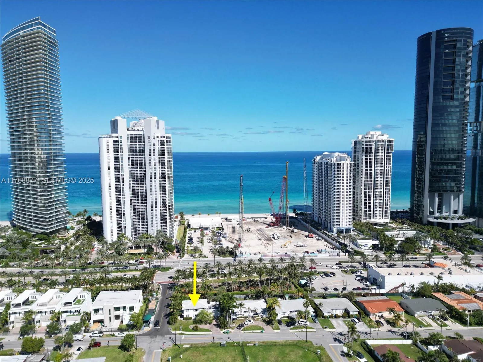 Foto de propiedad en 18825 Atlantic Boulevard, Sunny Isles Beach, FL 33160 Sunny Isles Beach con MLS# 