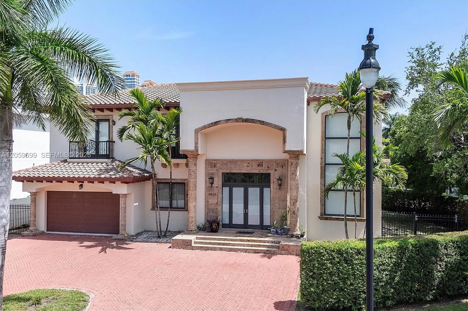 Foto de propiedad en 18825 N Bay Road, Sunny Isles Beach, FL 33160 Sunny Isles Beach con MLS# 