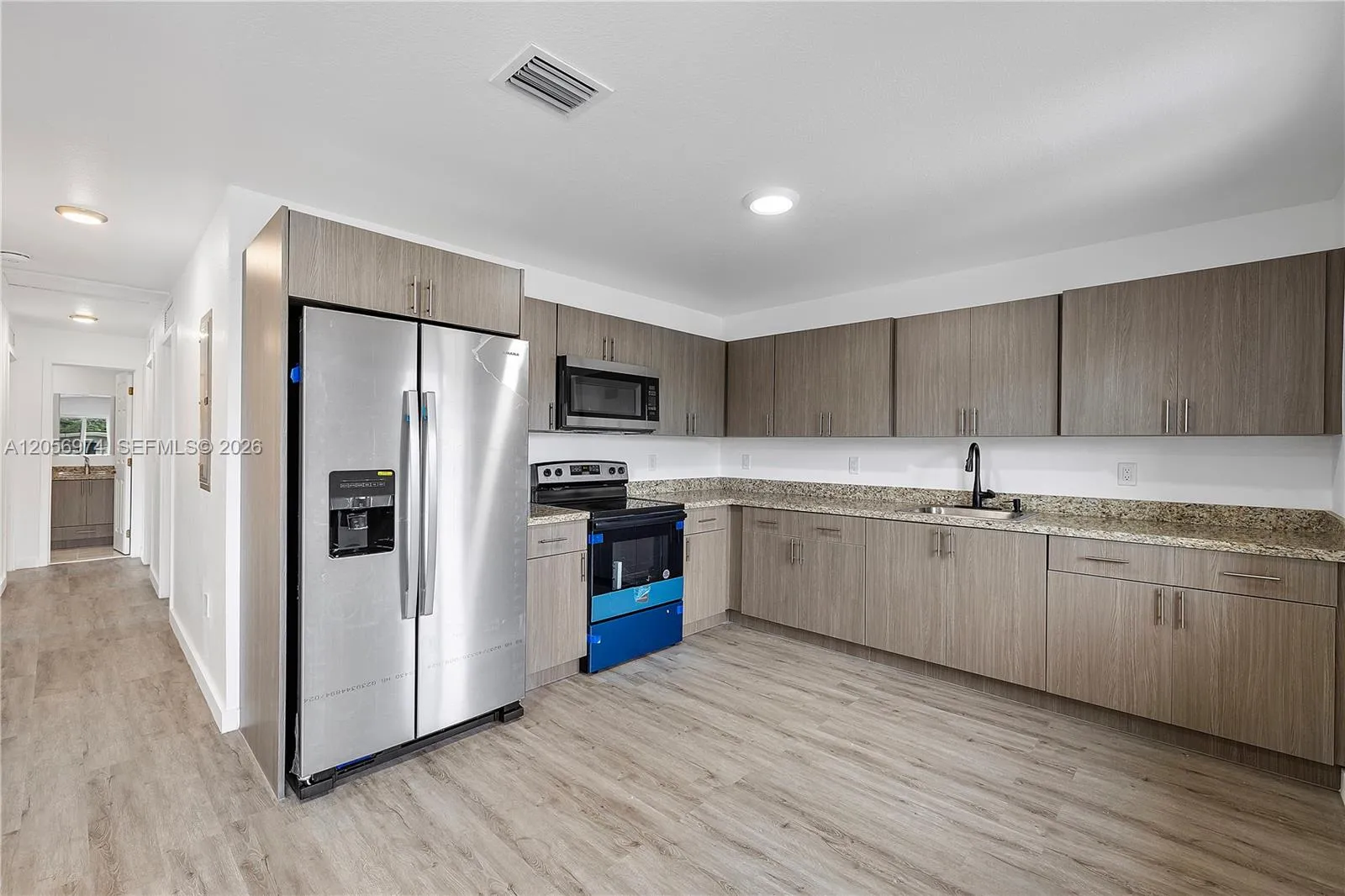 En Renta 1884-1886 NW 64th Street B, Miami, FL 33147, Miami, FL 33147