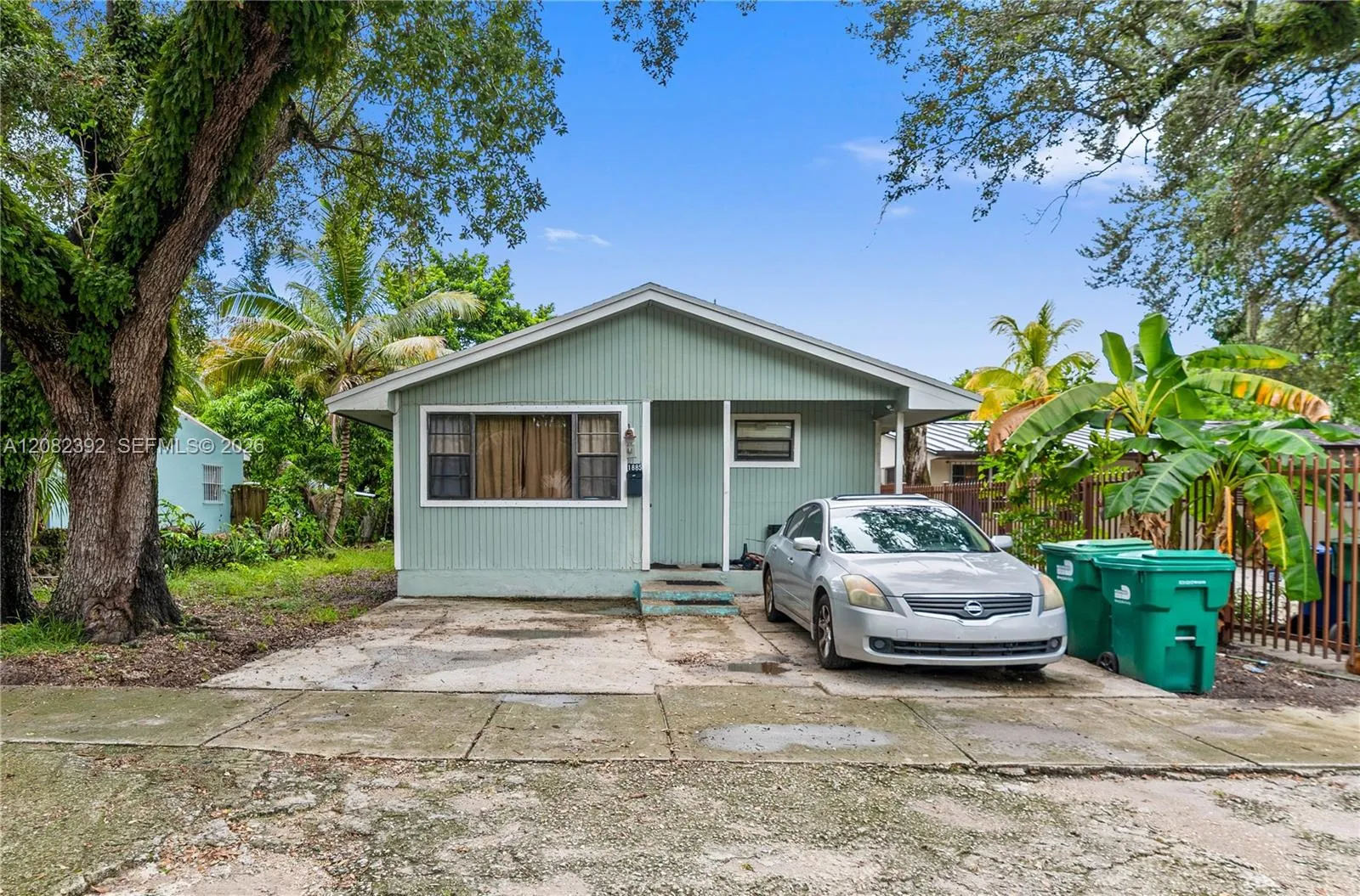 Foto de propiedad en 1885 NW 113th Terrace, Miami, FL 33167 Miami con MLS# 