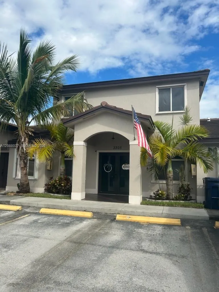 En Venta 18859 NW 86th Avenue 3305, Hialeah, FL 33015, Hialeah, FL 33015