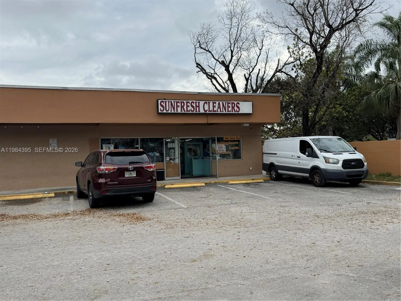 Foto de propiedad en 1890 N Pine Island Road, Plantation, FL 33322 Plantation con MLS# 