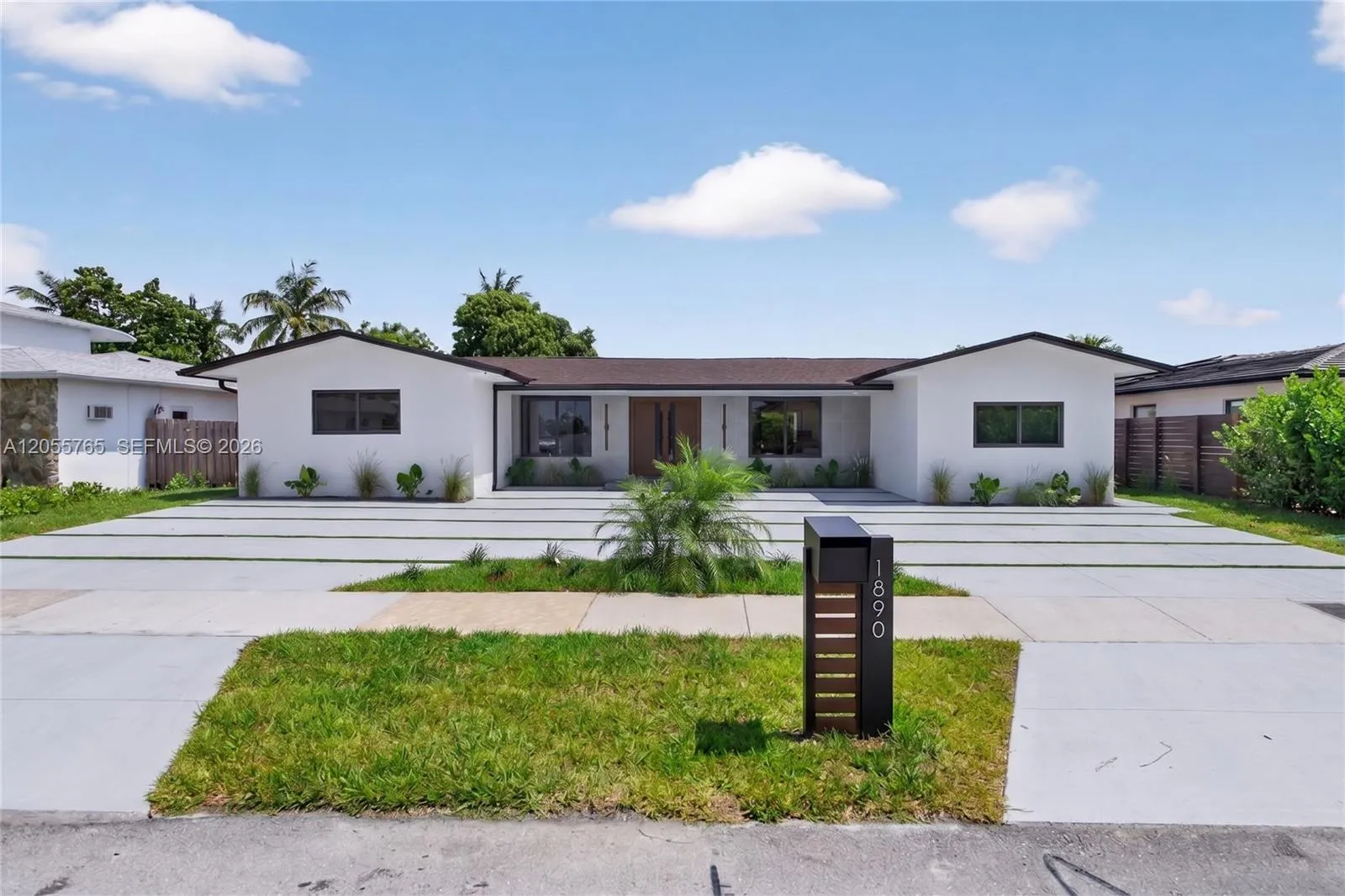 Vendido 1890 NE 211th Terrace, Miami, FL 33179, Miami, FL 33179