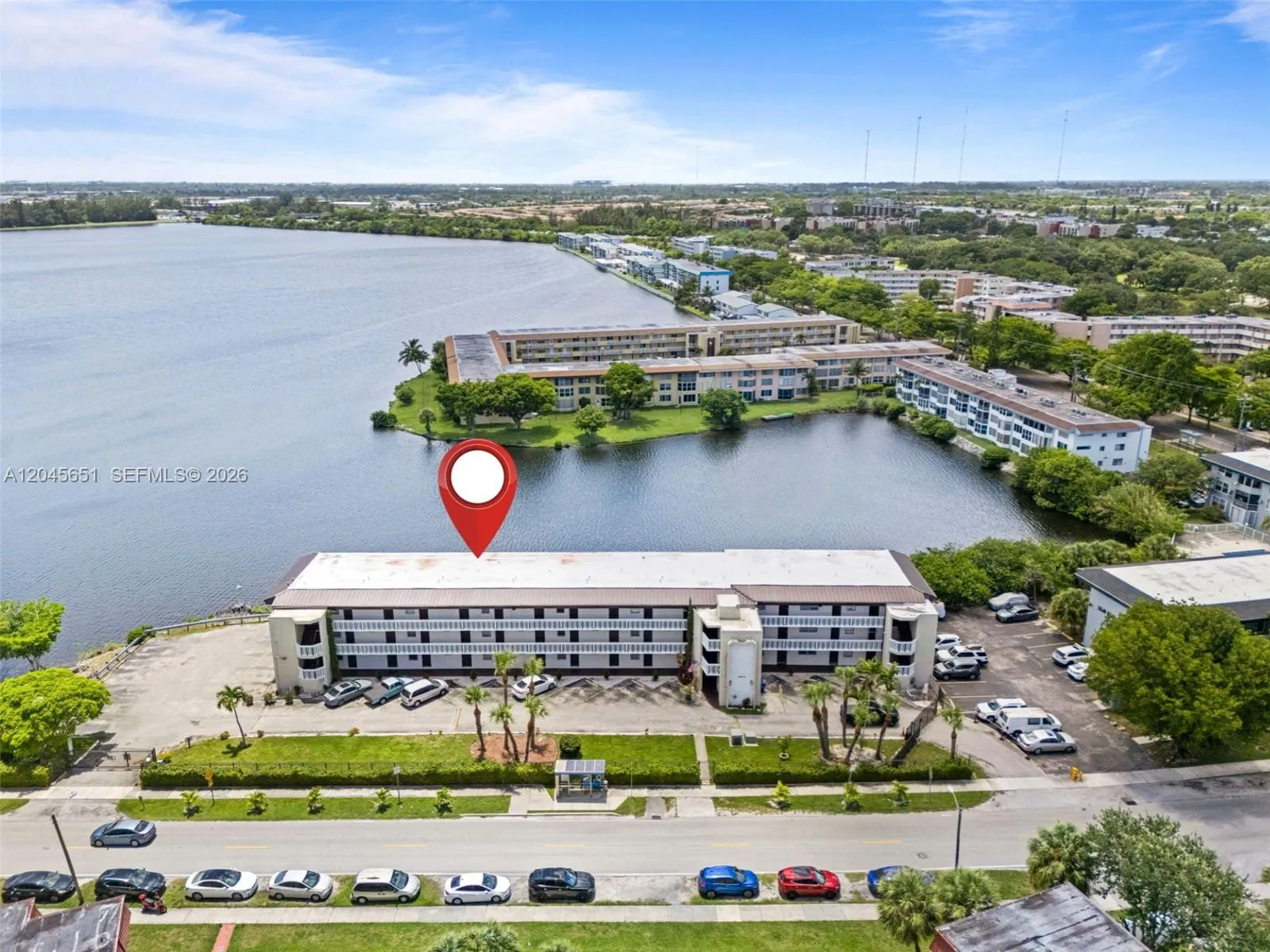 Vendido 18900 NE 14th Avenue D106, Miami, FL 33179, Miami, FL 33179