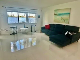 En Venta 18901 NE 14th Avenue 104, Miami, FL 33179, Miami, FL 33179