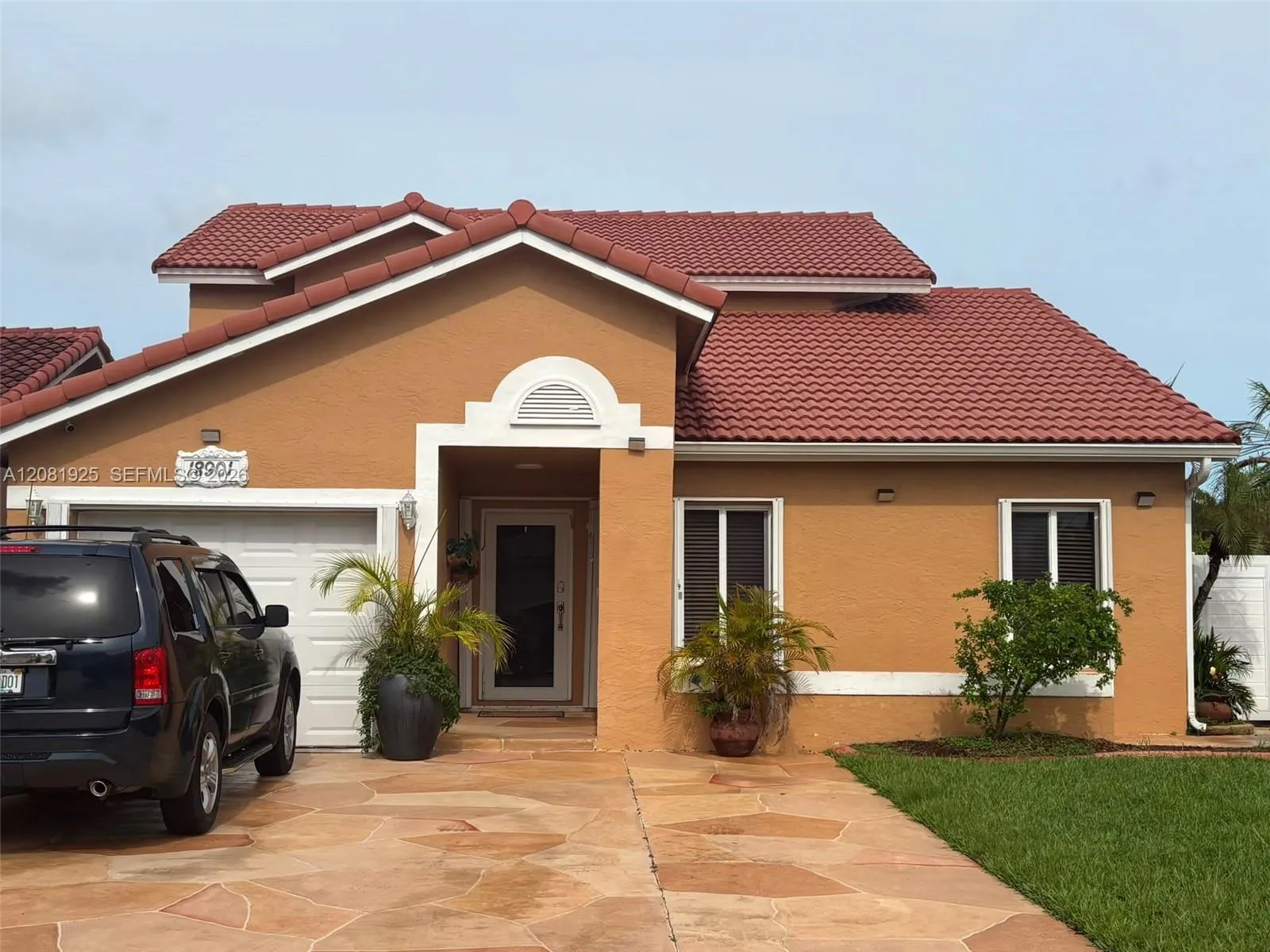 Foto de propiedad en 18901 NW 55th Avenue, Miami Gardens, FL 33055 Miami Gardens con MLS# 