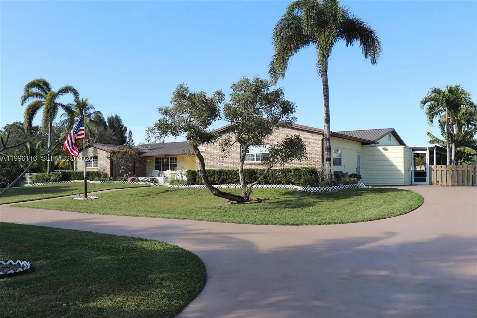 Foto de propiedad en 18901 SW 63rd Street, Southwest Ranches, FL 33332 Southwest Ranches con MLS# 