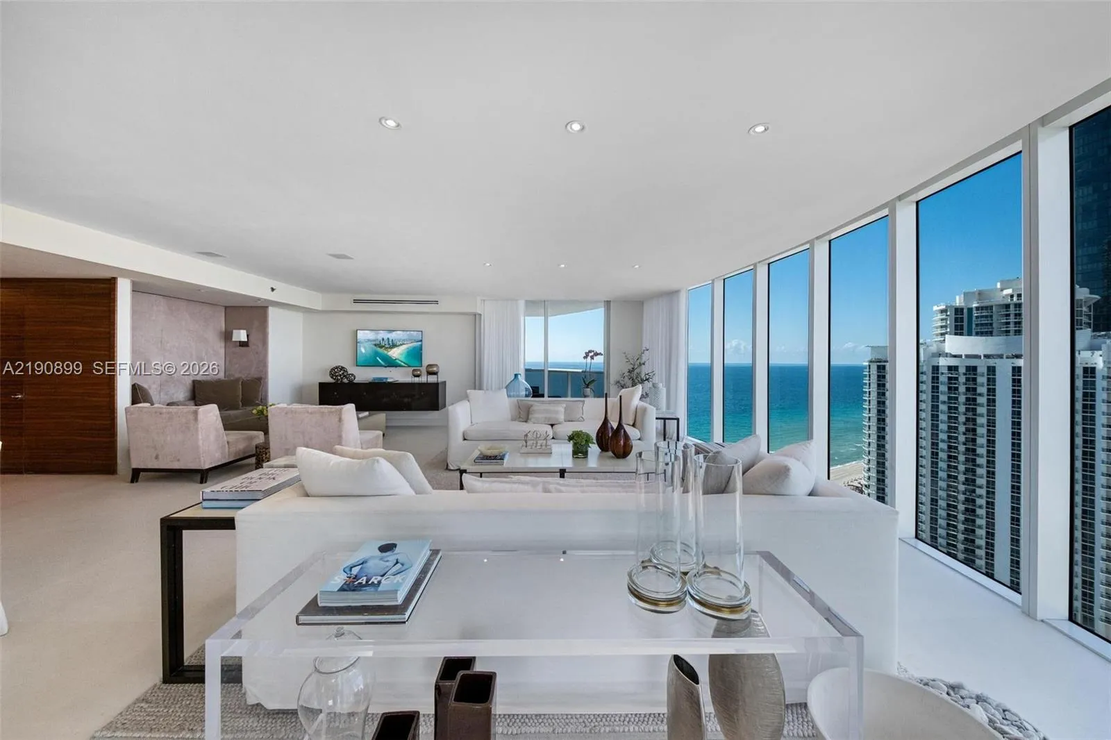 Foto de propiedad en 18911 Collins Avenue 2705, Sunny Isles Beach, FL 33160 Sunny Isles Beach con MLS# 