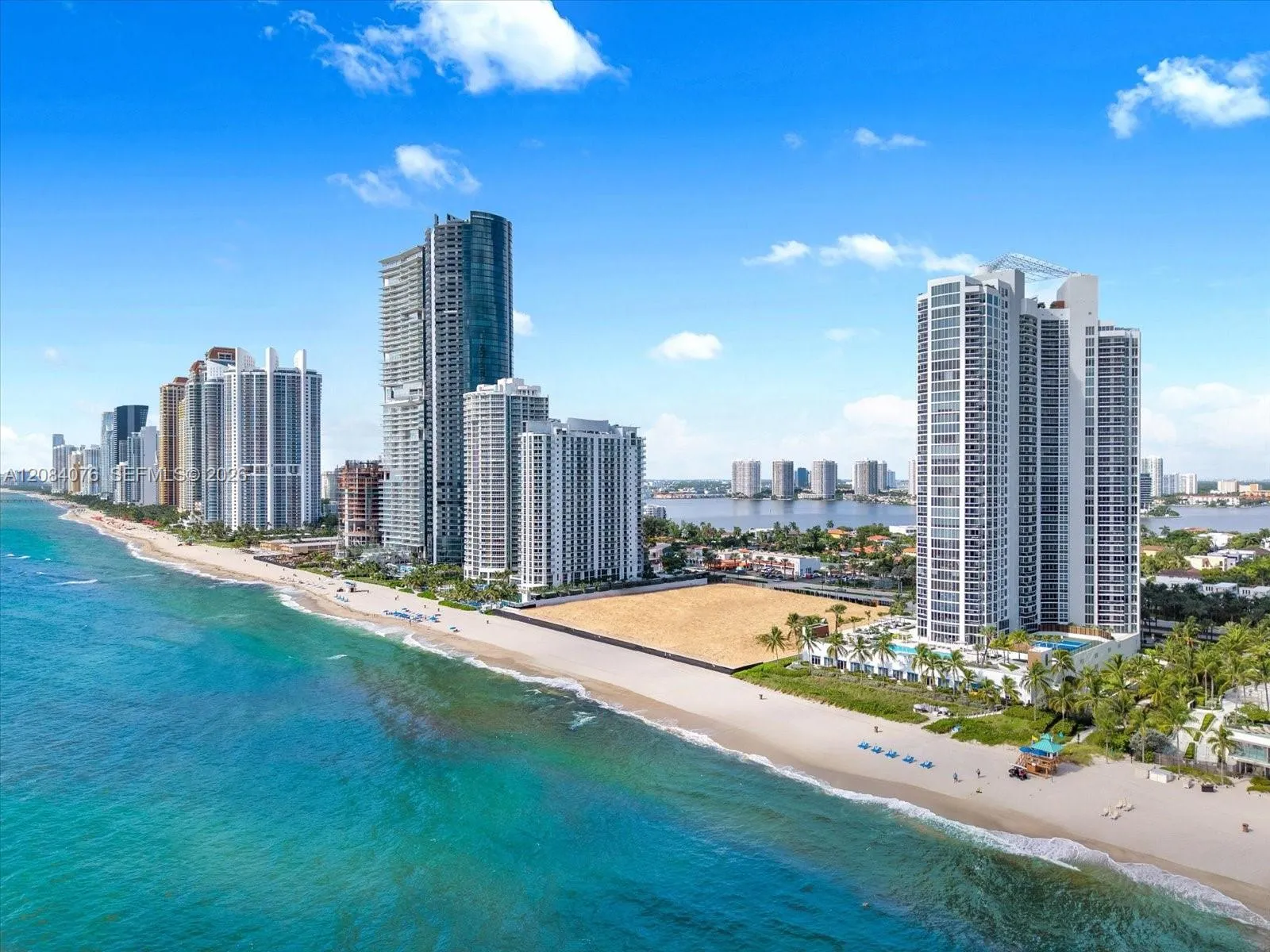En Venta 18911 Collins Avenue 606, Sunny Isles Beach, FL 33160, Sunny Isles Beach, FL 33160