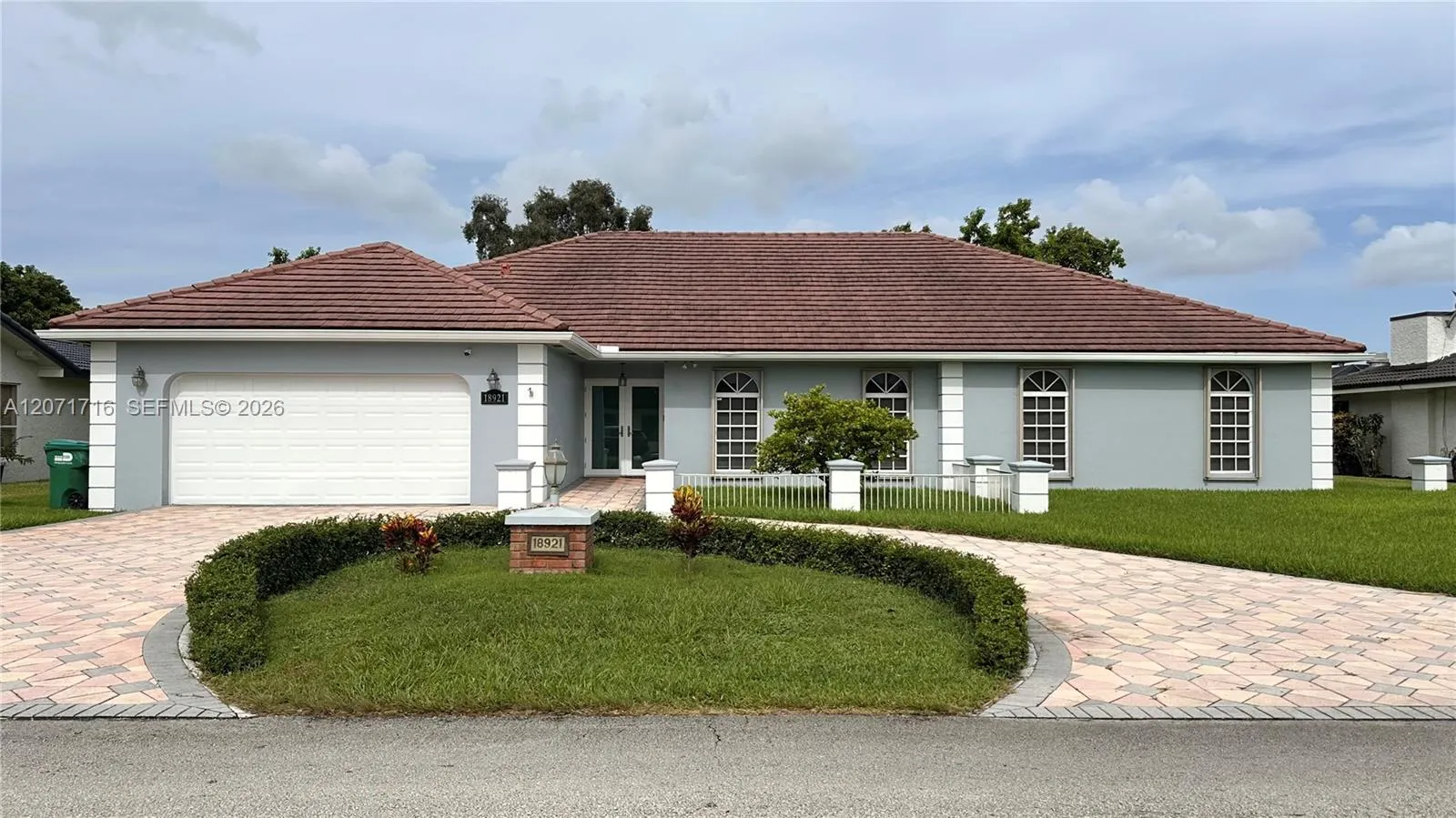 En Venta 18921 W Oakmont Drive, Hialeah, FL 33015, Hialeah, FL 33015