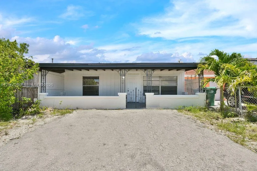 Foto de propiedad en 18947 NW 45th Avenue 1, Miami Gardens, FL 33055 Miami Gardens con MLS# 