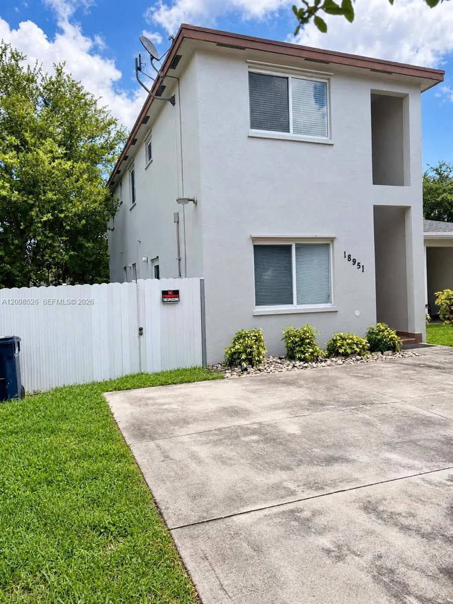 En Venta 18951 SW 113th Place, Miami, FL 33157, Miami, FL 33157