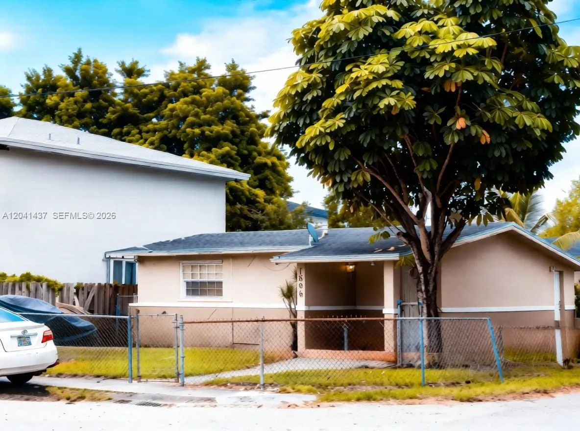 En Renta 1896 NW 64th Street 1, Miami, FL 33147, Miami, FL 33147