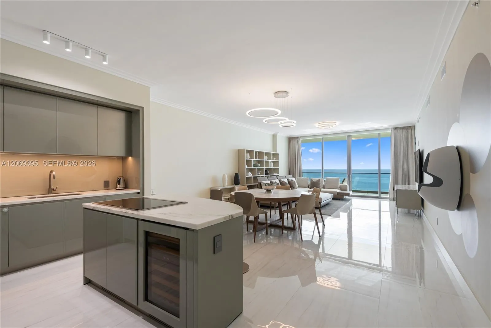 Foto de propiedad en 18975 Collins Avenue 1803, Sunny Isles Beach, FL 33160 Sunny Isles Beach con MLS# 