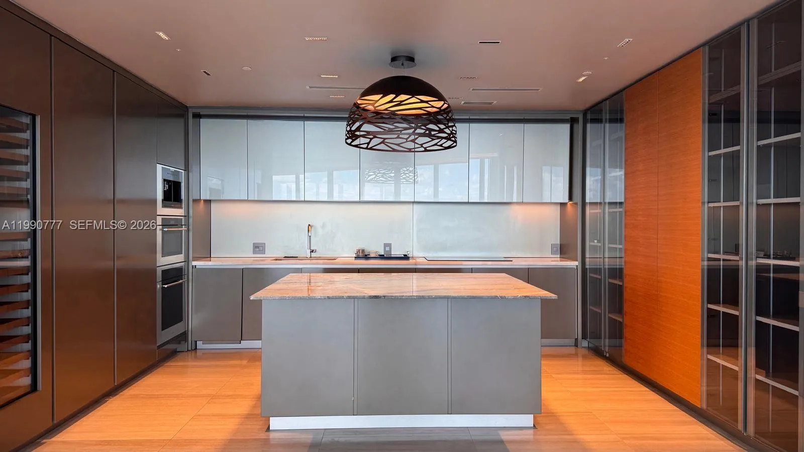 Foto de propiedad en 18975 Collins Avenue 2500, Sunny Isles Beach, FL 33160 Sunny Isles Beach con MLS# 