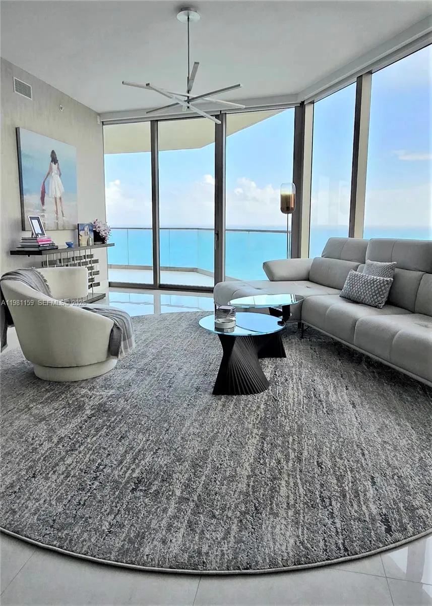 Foto de propiedad en 18975 Collins Avenue 2504, Sunny Isles Beach, FL 33160 Sunny Isles Beach con MLS# 