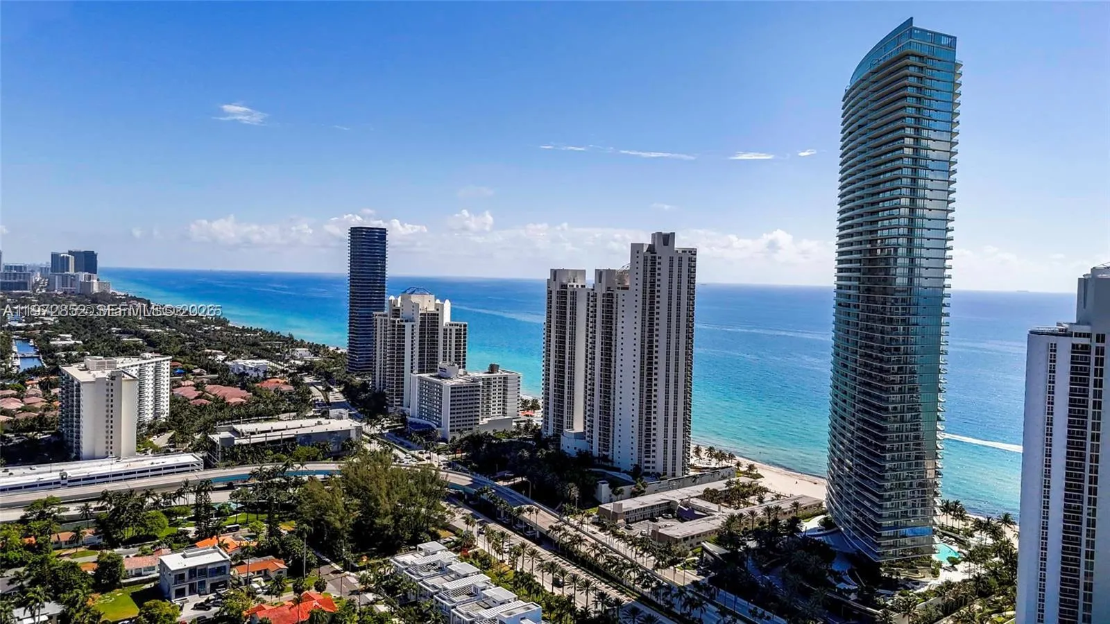 Foto de propiedad en 18975 Collins Avenue 3004, Sunny Isles Beach, FL 33160 Sunny Isles Beach con MLS#