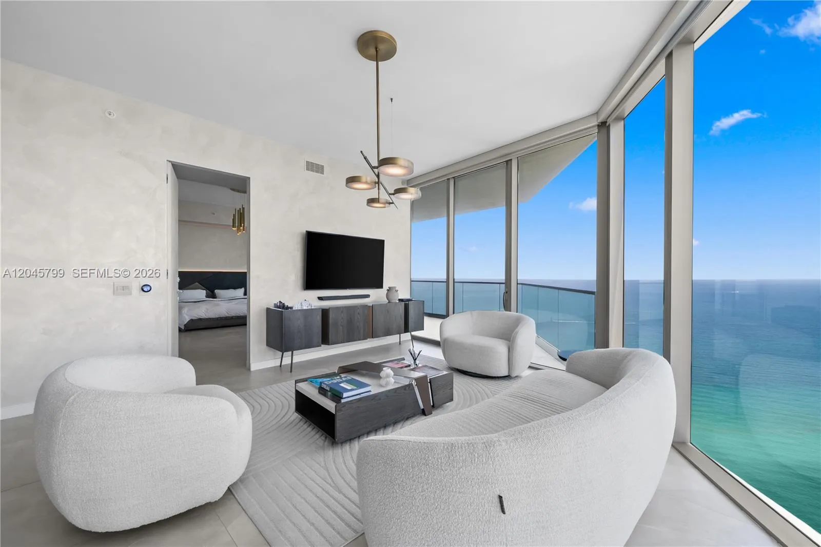 Foto de propiedad en 18975 Collins Avenue 3204, Sunny Isles Beach, FL 33160 Sunny Isles Beach con MLS# 