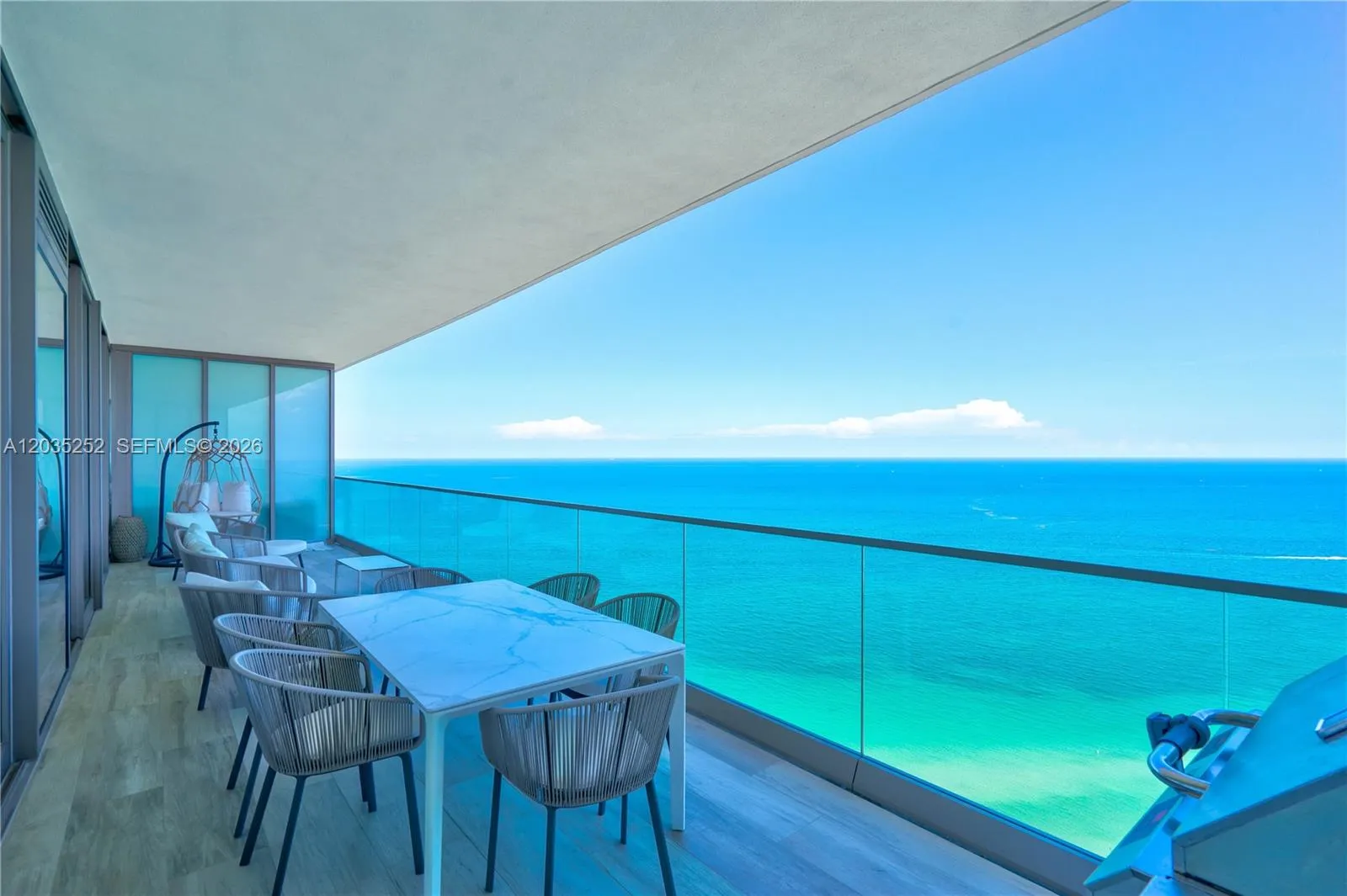 Foto de propiedad en 18975 Collins Avenue 3603, Sunny Isles Beach, FL 33160 Sunny Isles Beach con MLS# 