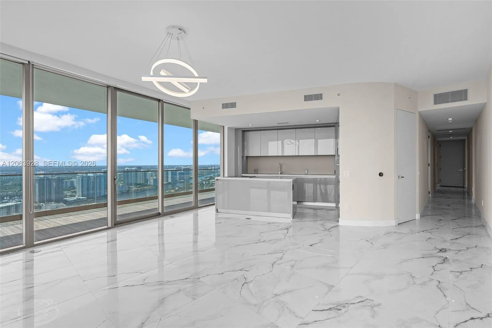 Foto de propiedad en 18975 Collins Avenue 3605, Sunny Isles Beach, FL 33160 Sunny Isles Beach con MLS# 