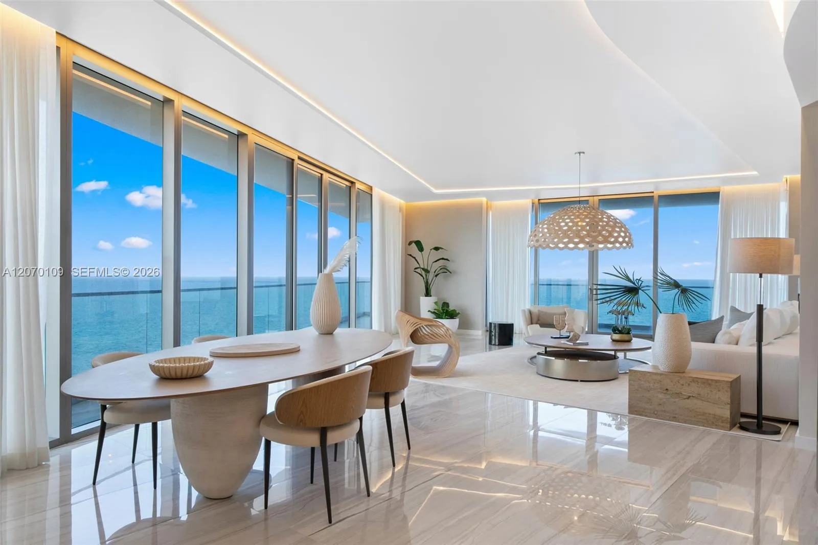 Foto de propiedad en 18975 Collins Avenue 600, Sunny Isles Beach, FL 33160 Sunny Isles Beach con MLS# 