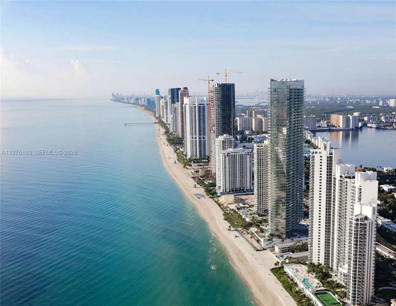 Foto de propiedad en 18975 Collins Avenue 801, Sunny Isles Beach, FL 33160 Sunny Isles Beach con MLS#