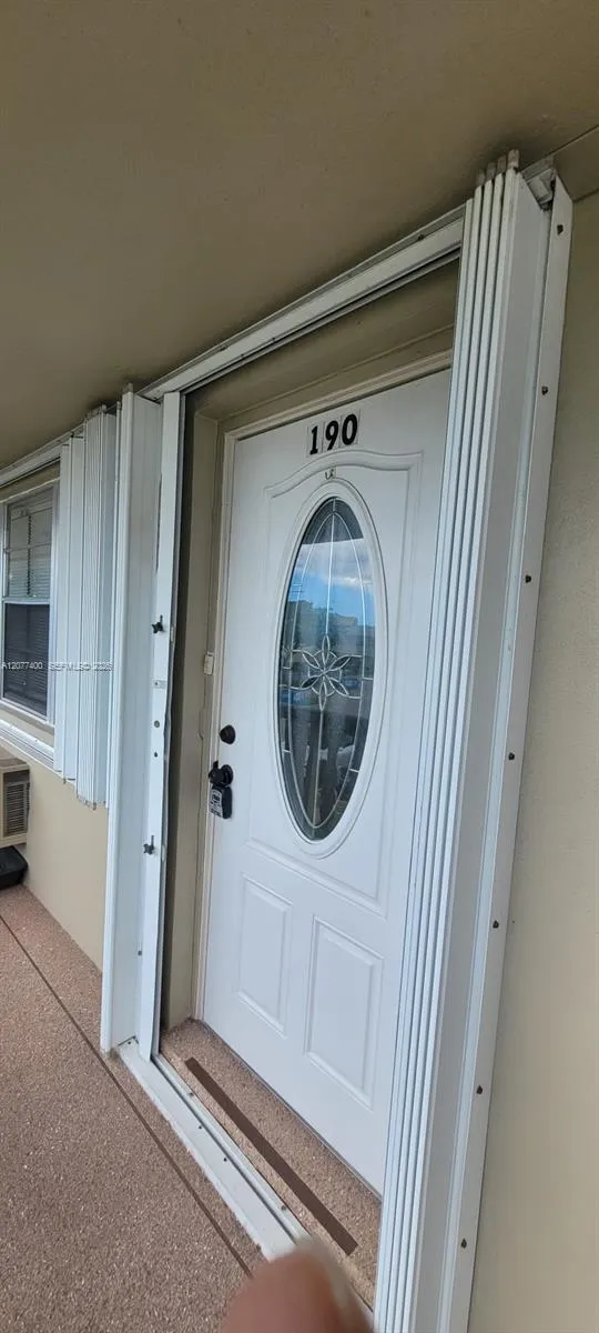 Foto de propiedad en 190 Salisbury H 190, West Palm Beach, FL 33417 West Palm Beach con MLS# 