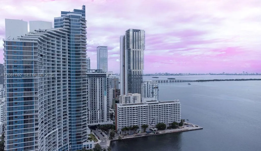 En Venta 1900 N Bayshore Drive 2018, Miami, FL 33132, Miami, FL 33132