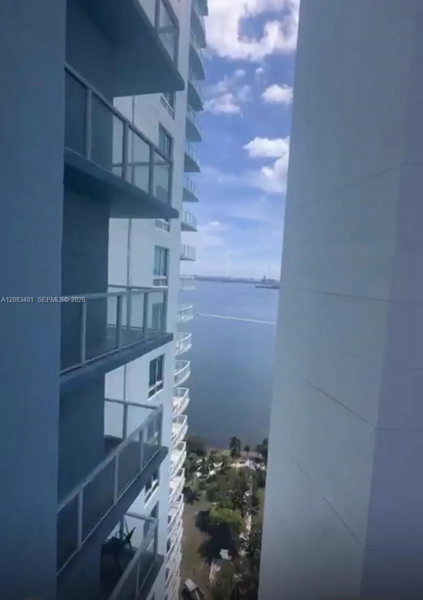 Foto de propiedad en 1900 N Bayshore Drive 3007, Miami, FL 33132 Miami con MLS#