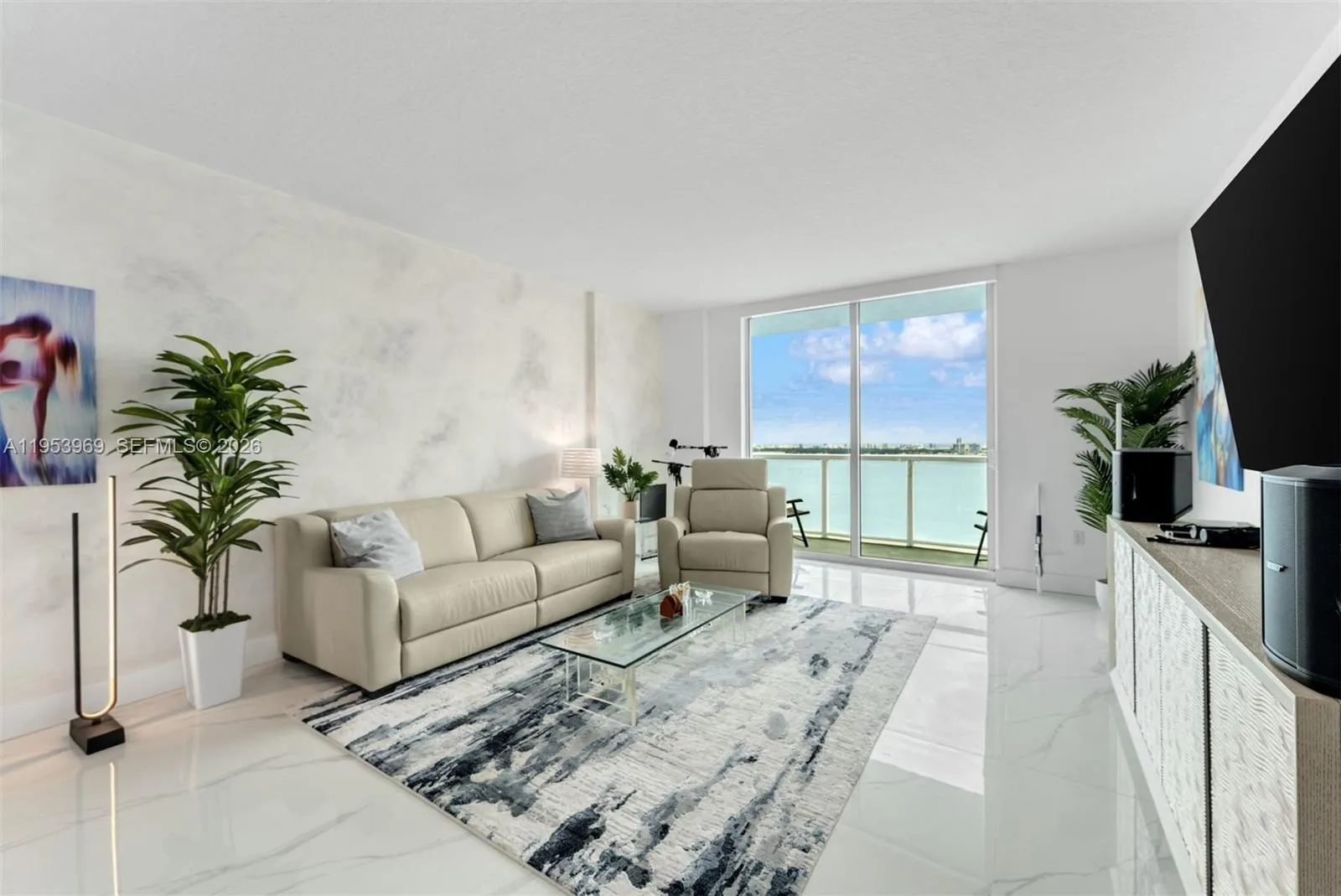 Foto de propiedad en 1900 N Bayshore Drive 3202, Miami, FL 33132 Miami con MLS# 