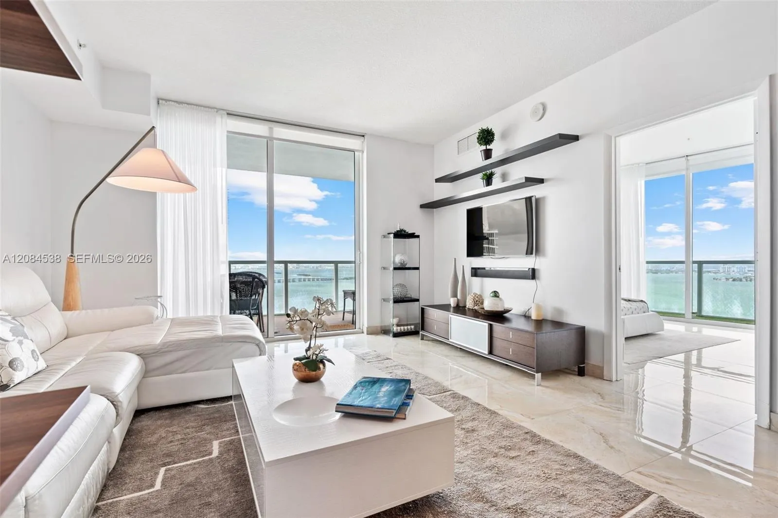 Foto de propiedad en 1900 N Bayshore Drive 3315, Miami, FL 33132 Miami con MLS#