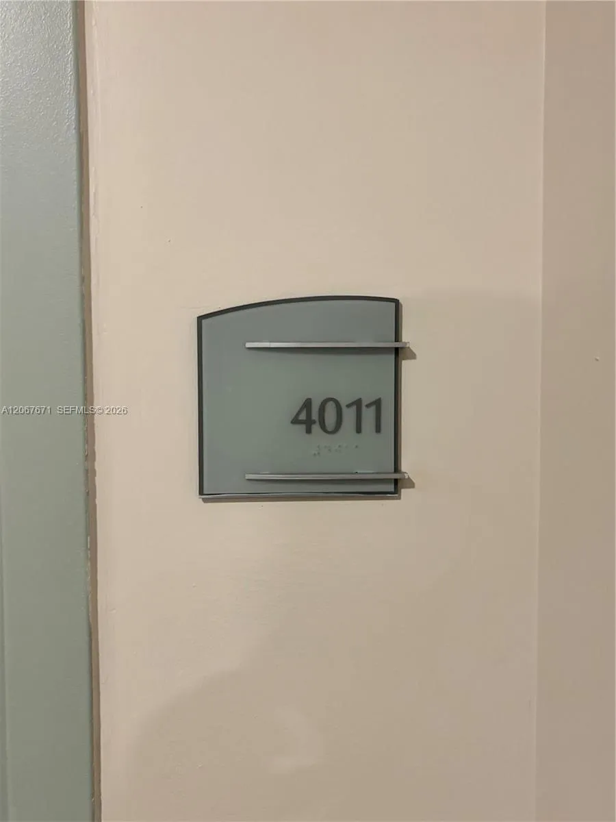 Foto de propiedad en 1900 N Bayshore Drive 4011, Miami, FL 33132 Miami con MLS#