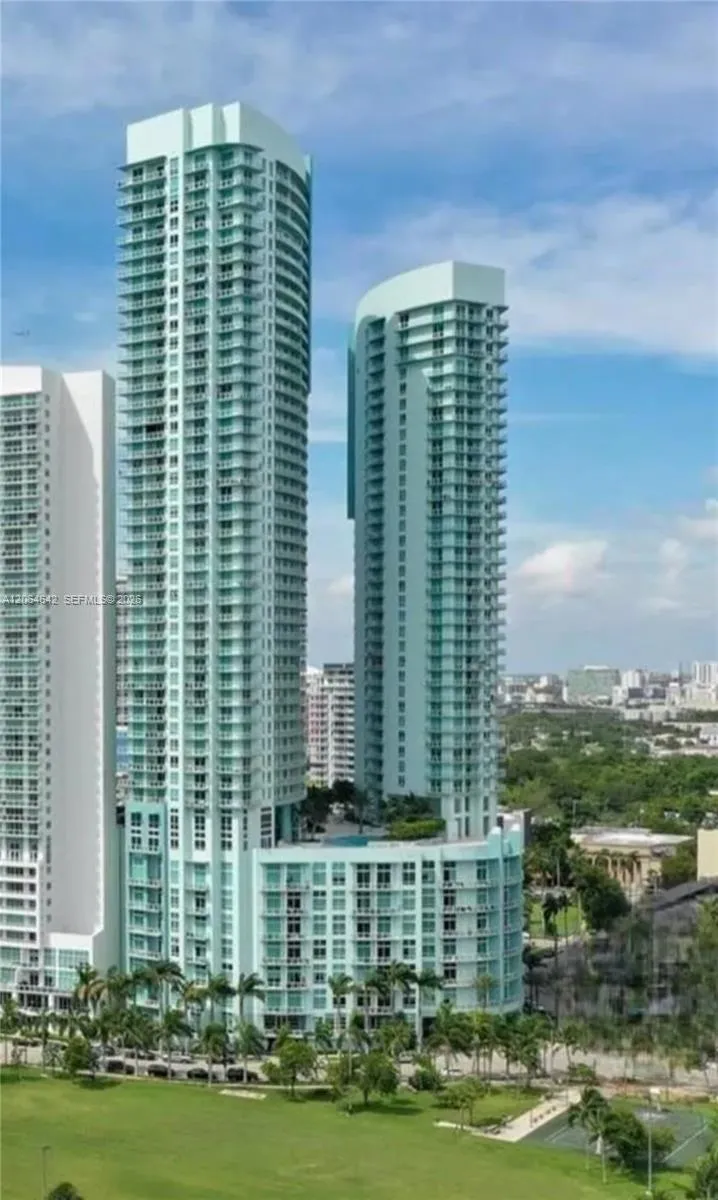 Foto de propiedad en 1900 N Bayshore Drive 512, Miami, FL 33132 Miami con MLS#