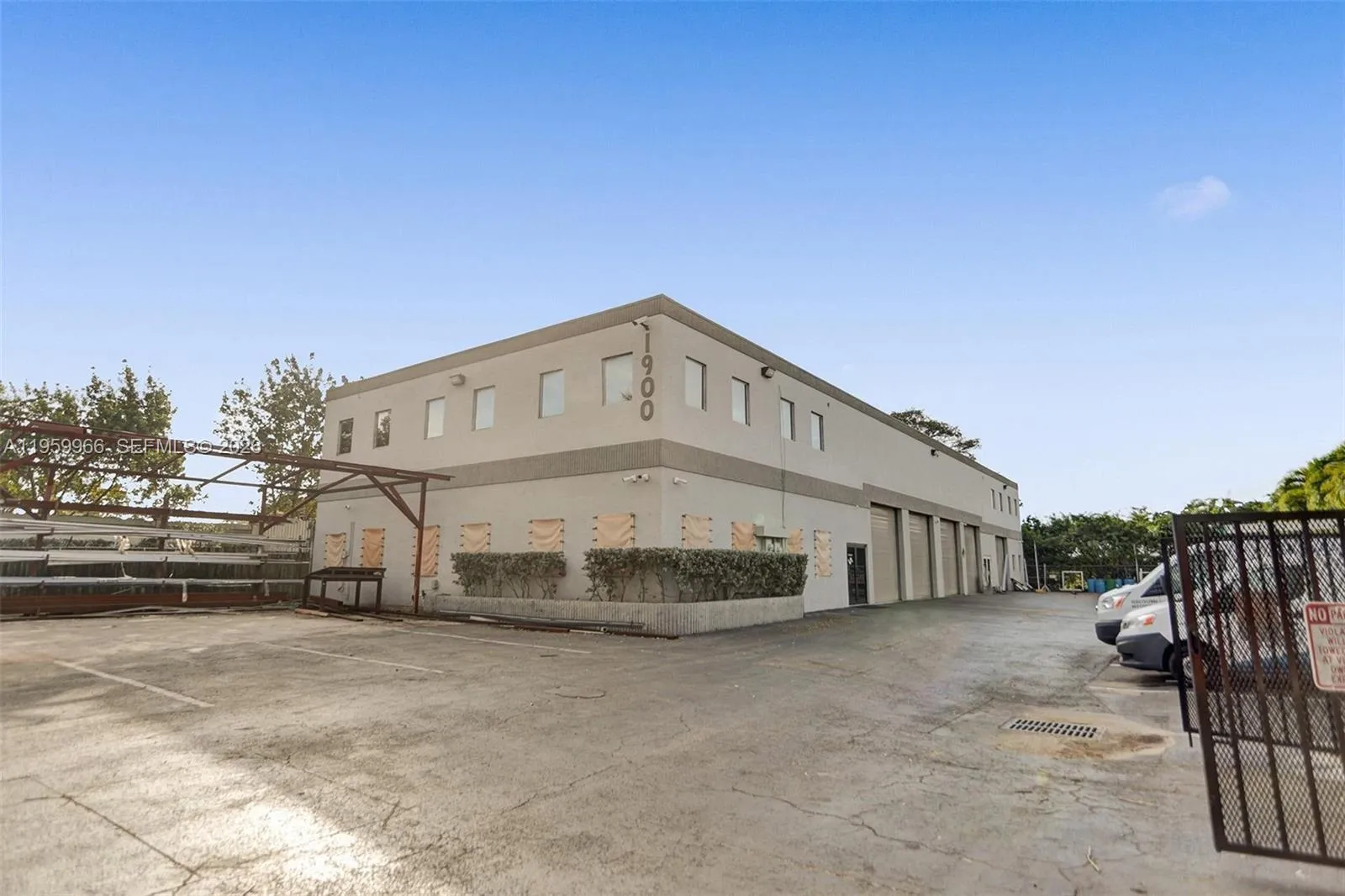Foto de propiedad en 1900 NW 32nd Street, Pompano Beach, FL 33064 Pompano Beach con MLS# 
