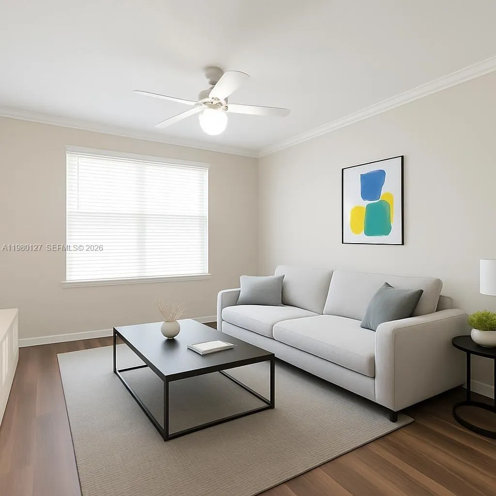 Foto de propiedad en 1900 Van Buren Street 112B, Hollywood, FL 33020 Hollywood con MLS# 