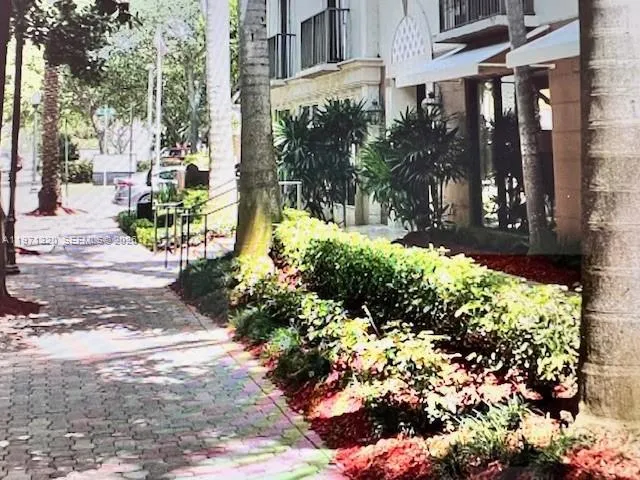 Vendido 1900 Van Buren Street 120B, Hollywood, FL 33020, Hollywood, FL 33020