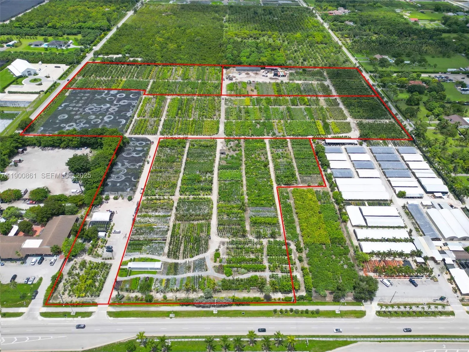Foto de propiedad en 19000 SW Krome Aka 177 Avenue, Miami, FL 33187 Miami con MLS# 