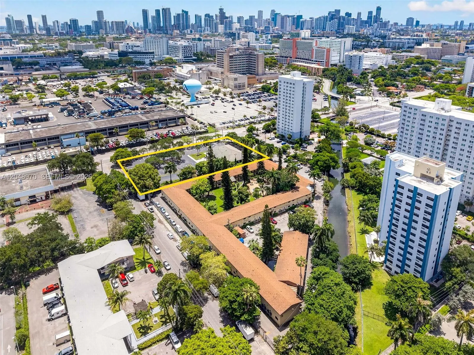 Foto de propiedad en 1902 NW 14th Avenue, Miami, FL 33125 Miami con MLS# 