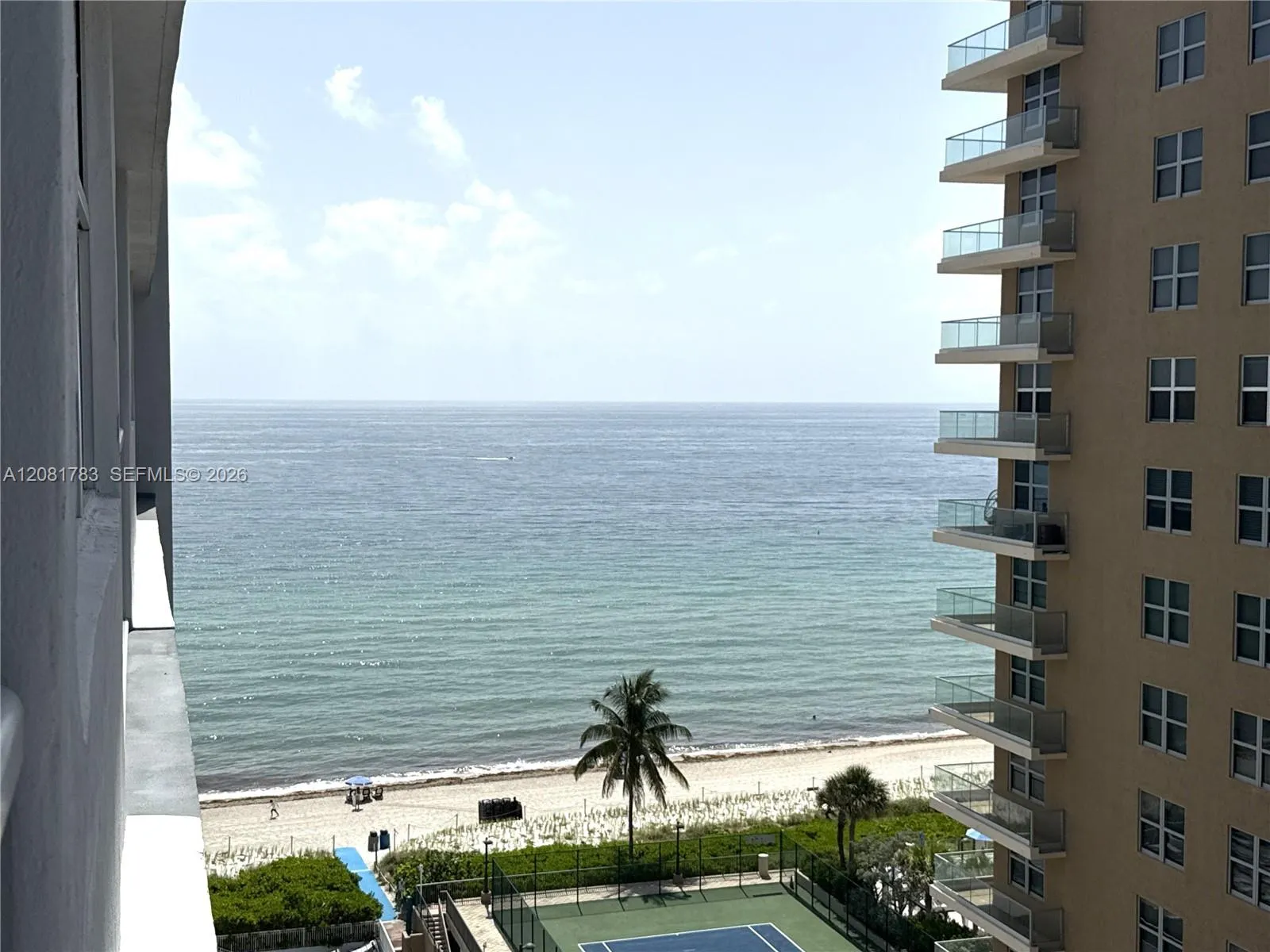 Foto de propiedad en 1904 S Ocean Drive 1206, Hallandale Beach, FL 33009 Hallandale Beach con MLS# 