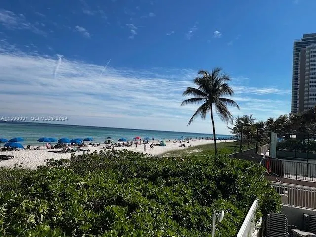 Foto de propiedad en 1904 S Ocean Drive 205, Hallandale Beach, FL 33009 Hallandale Beach con MLS# 