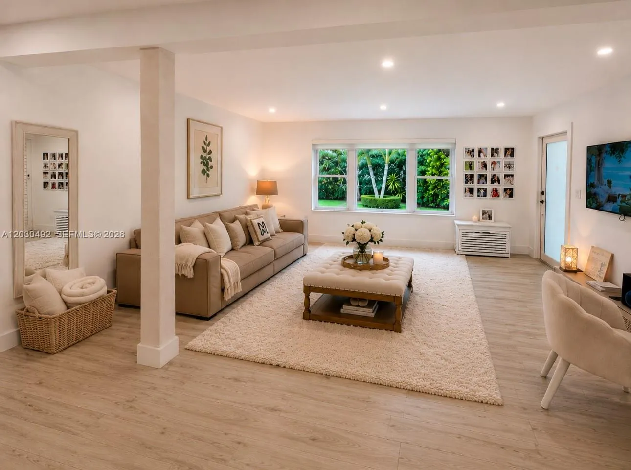 En Venta 1905 Alamanda Drive, North Miami, FL 33181, North Miami, FL 33181