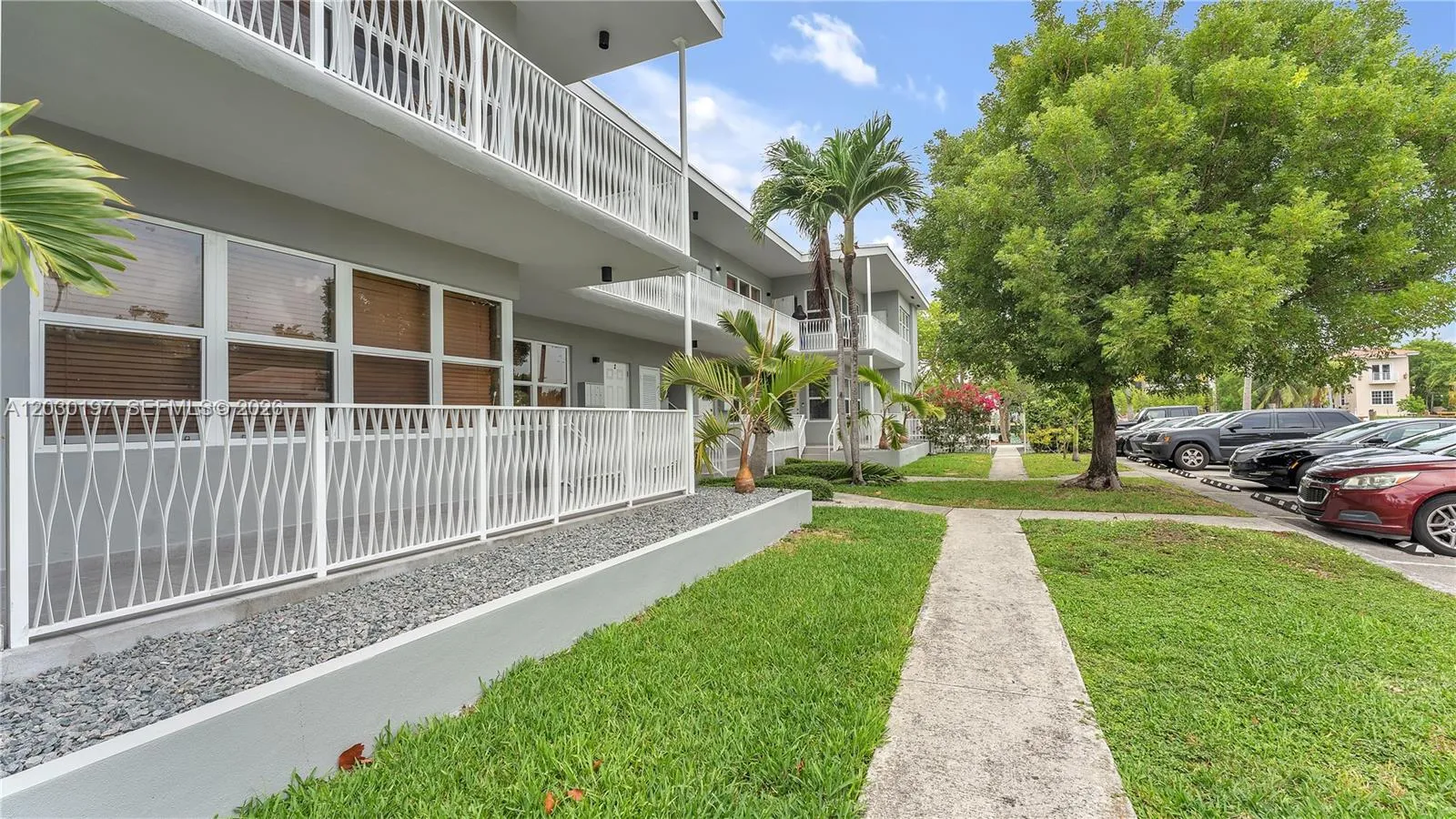 Foto de propiedad en 1905 Calais Drive 6, Miami Beach, FL 33141 Miami Beach con MLS# 