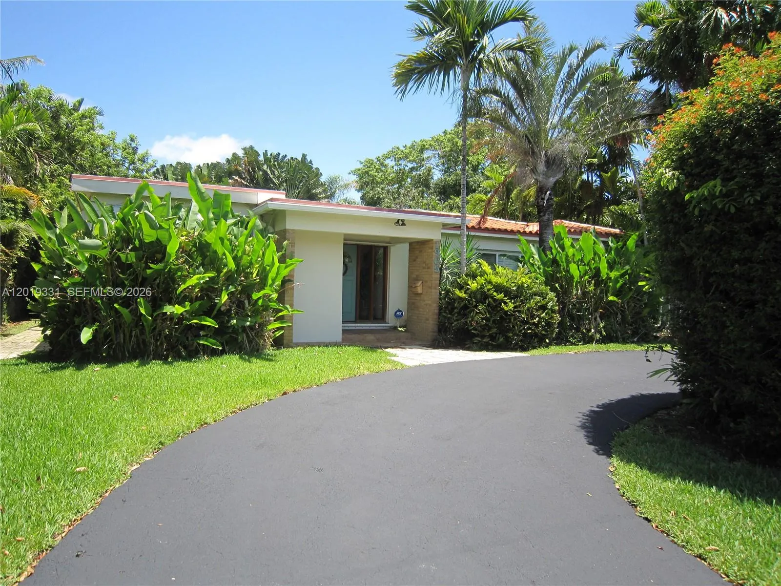 Vendido 1905 NE 124th Street, North Miami, FL 33181, North Miami, FL 33181