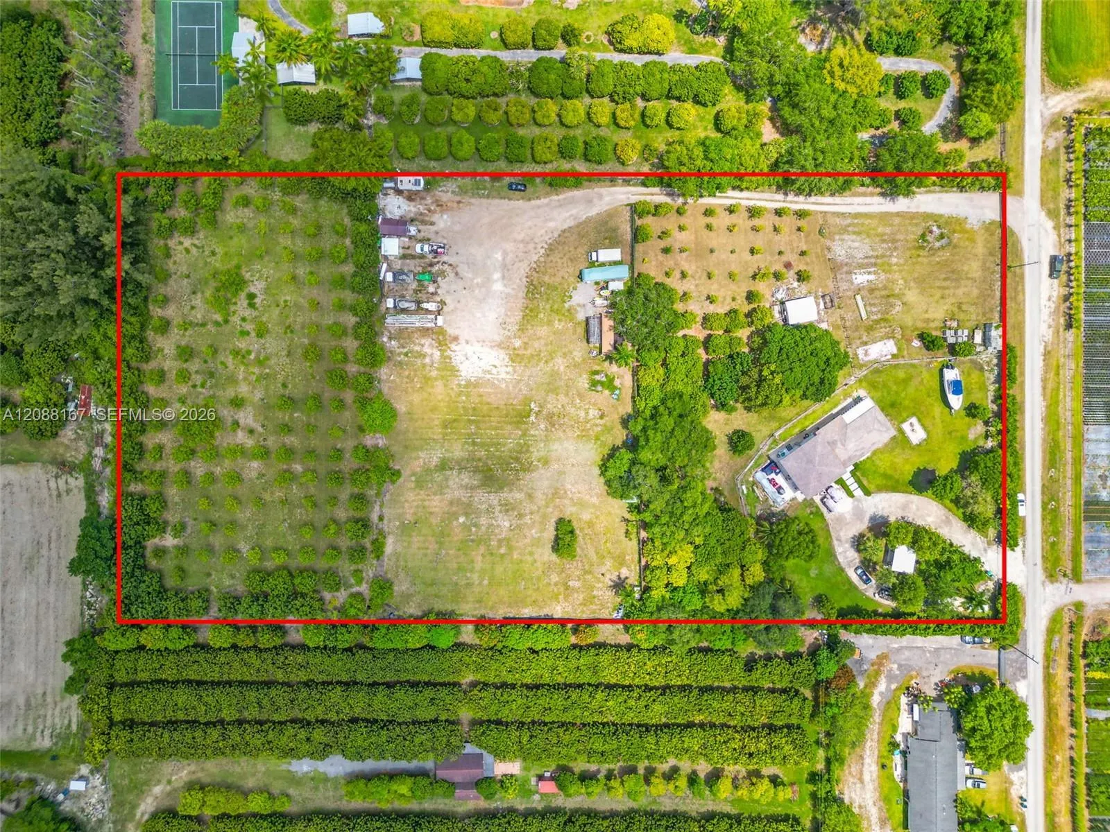 Foto de propiedad en 19050 SW 144th Avenue, Miami, FL 33177 Miami con MLS# 