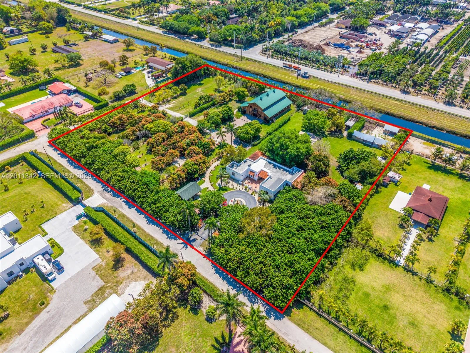 Foto de propiedad en 19050 SW 194th Avenue, Miami, FL 33187 Miami con MLS# 