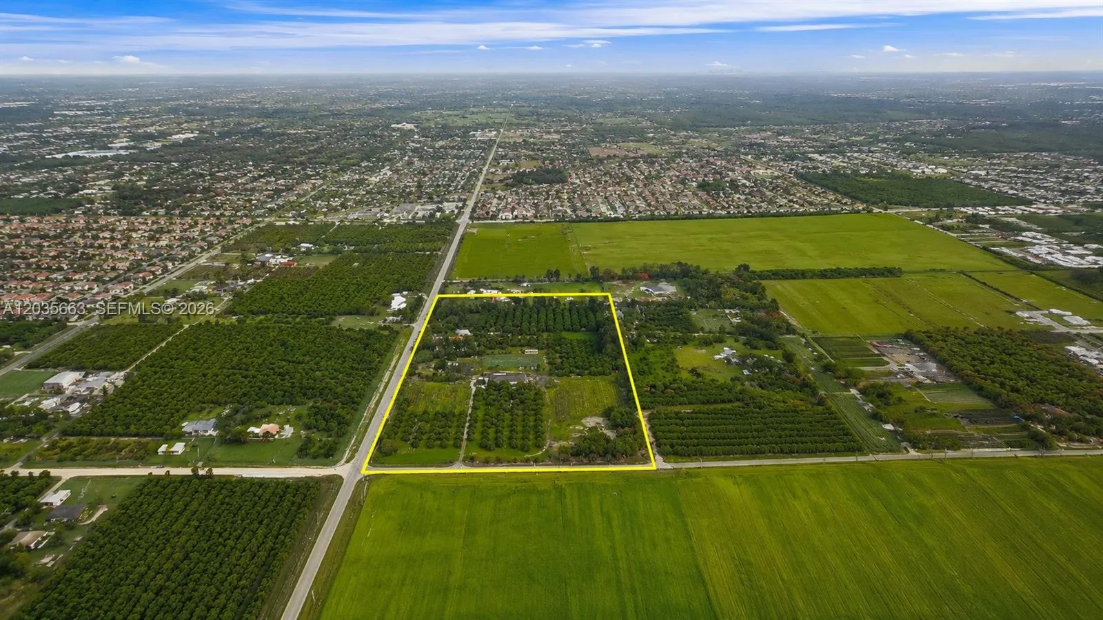 Foto de propiedad en 19051 SW 147th Avenue, Miami, FL 33187 Miami con MLS# 