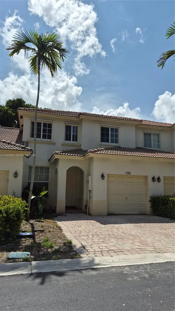 En Venta 1908 NW 79th Way, Pembroke Pines, FL 33024, Pembroke Pines, FL 33024
