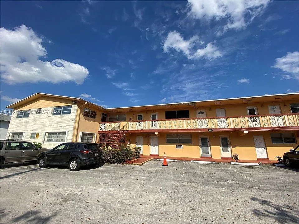 Foto de propiedad en 19080 NE 3rd Court 317, Miami, FL 33179 Miami con MLS# 
