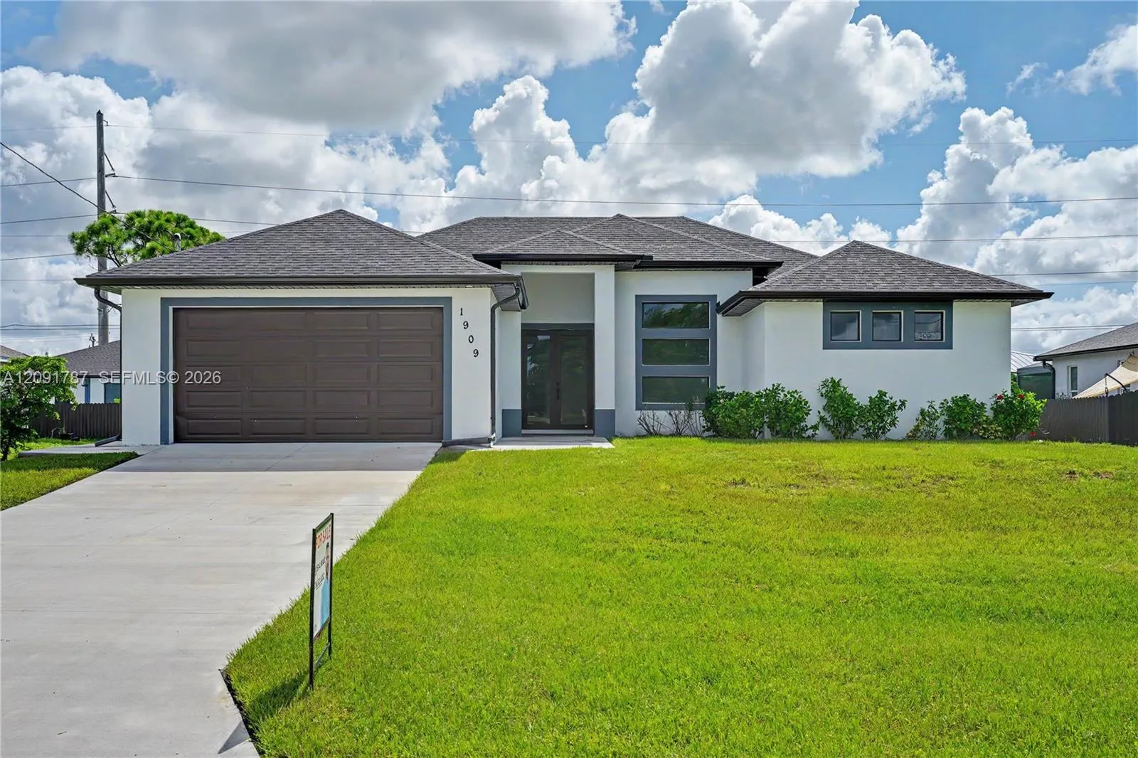 En Venta 1909 NW 24th Place, Cape Coral, FL 33993, Cape Coral, FL 33993